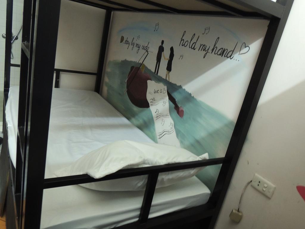 Halong Happy Hostel (Adults Only) Hạ Long Extérieur photo
