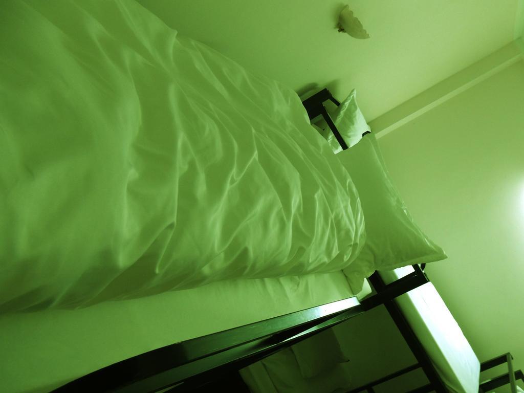 Halong Happy Hostel (Adults Only) Hạ Long Extérieur photo